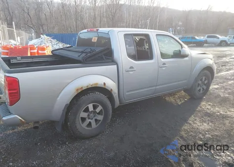 2011 Nissan Frontier Pro-4X z USA, uszkodzony, nr VIN 1N6AD0EV7BC425162